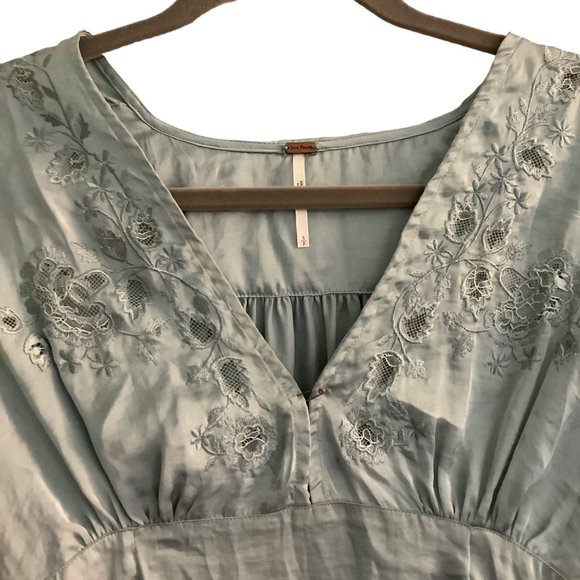 Vintage FREE PEOPLE Light Green Lace V-Neck  Embroidered Blouse-SIze Small - Picture 3 of 10